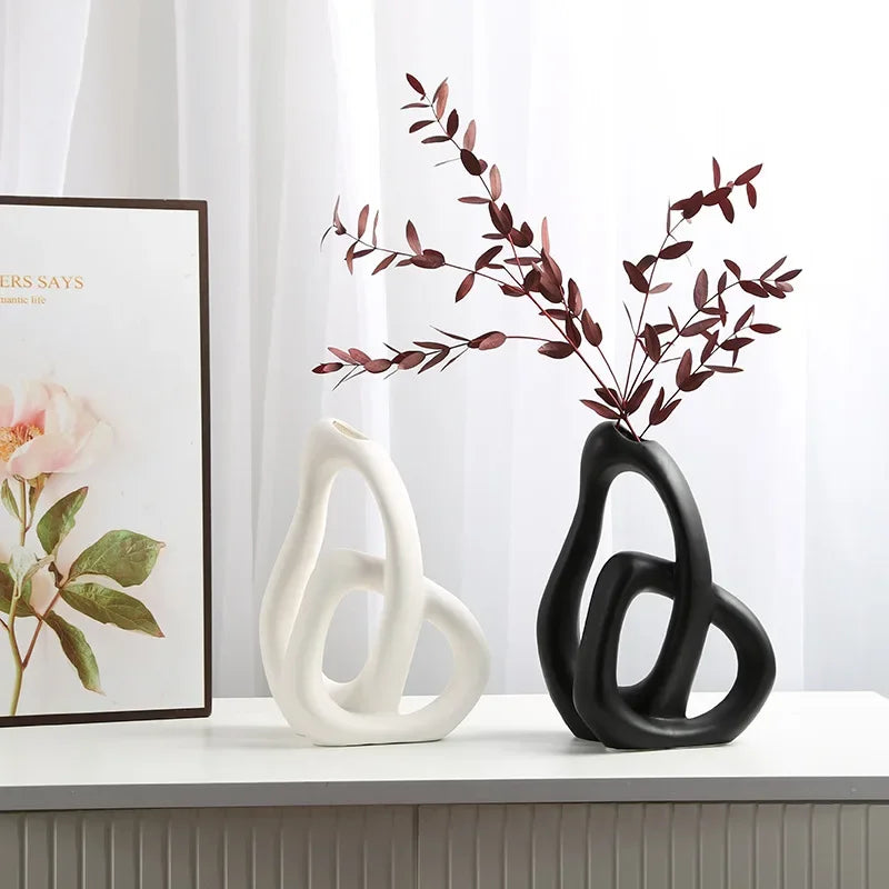 Heart-Shaped Ceramic Vase – Elegant Home & Office Decoration
