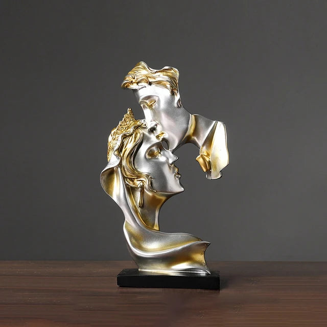 Mini Resin Lovers Statue Figurine – Kissing Posture
