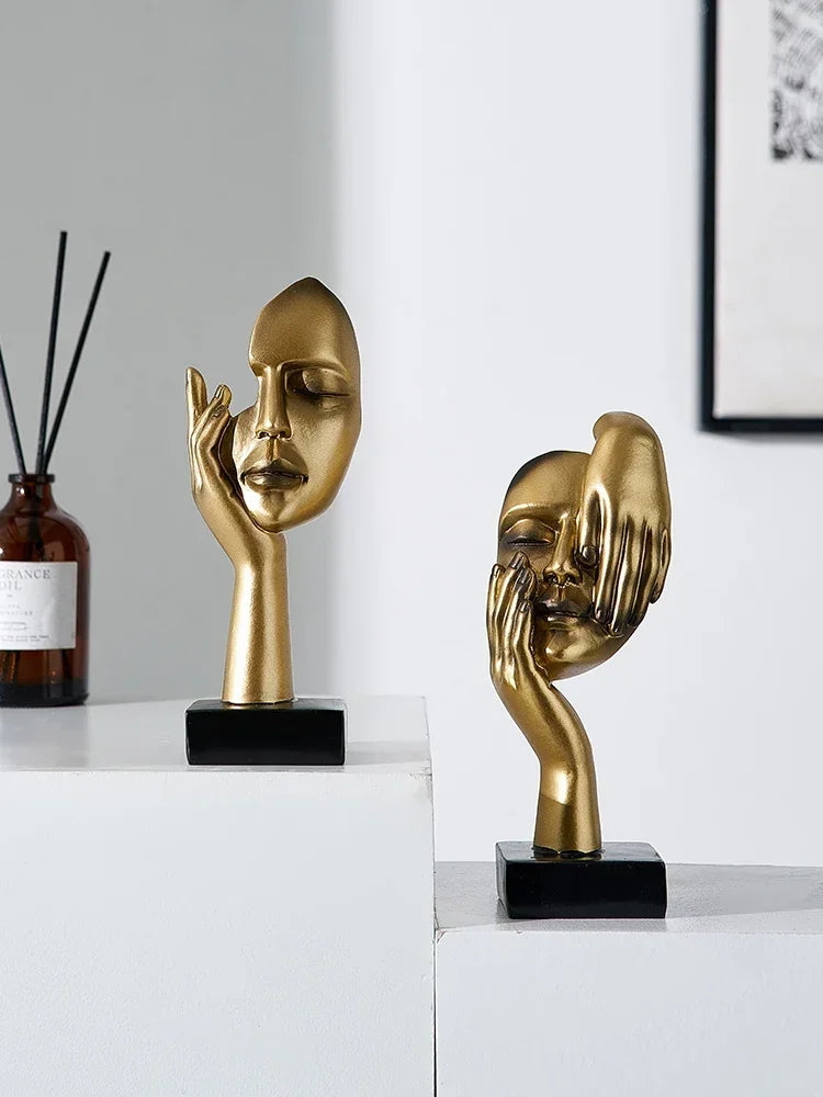 Nordic Abstract Resin Statue – Modern Desktop Décor